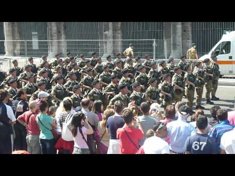 Brigata Sassari Sardegna e Leoni San Marco : sfilata e parata militare 2 Giugno : video