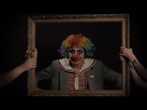 NĚCO CHYBÍ - KLAUN