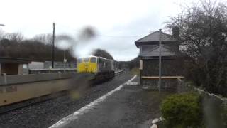 preview picture of video 'IR Loco 073+DFDS passing through Thomastown'