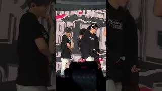 Download lagu Doyoung doing aegyo in front of his dad jihoon is just a burst of sunshine #treasure #teume mp3