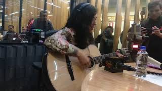 Mon Laferte - Caderas Blancas (acústico)