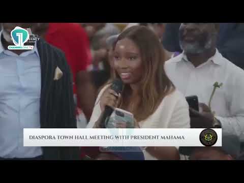 WATCH: Moment a Diasporan Lady’s Accent Briefly Left President Mahama Puzzled