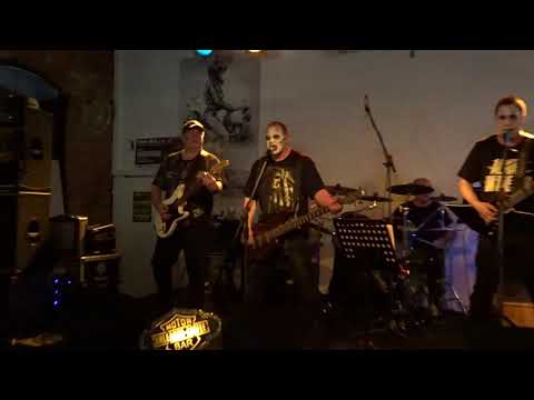 Banán band rock - Banán Band Rock v Unleaded Coffee