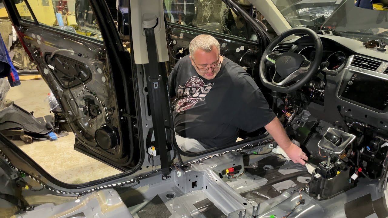 Разобрали Volkswagen Tiguan (2021) - Нашли европол из Калуги!