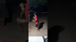 Download lagu main perang sarung😱 #viral #fypyoutube #anak #ramadhan #permainananaksd mp3