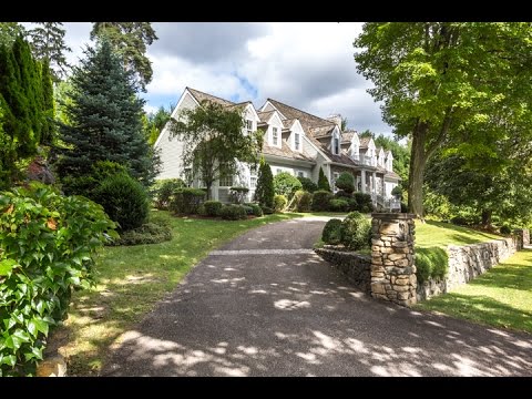 5 Arlington Street, Winchester MA - Maureen Fuccillo and Susan Felice-Marroni - Tel 781-249-3800