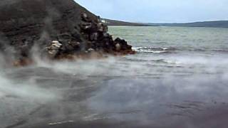 preview picture of video '2009.05.30 Hot springs and heated sea water, Tavurvur volcano'