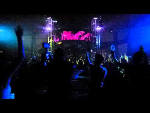 Tritonal - Not The Same vs. Citadel (Armin Van Buuren Mashup) @ Radius Fest 3-4-11