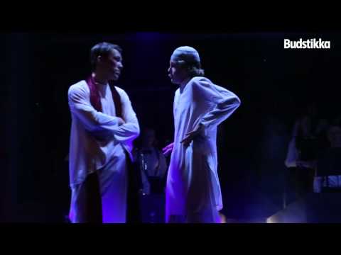 Se sketsjen "Misjon" fra Valler-revyen 2016