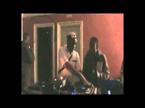 WARING SUNDAYS. 14.04.13. PT. 1 OF 3. FOUNDATION vs KING TUBBYS, RENEGADE SOUND STEPS IN