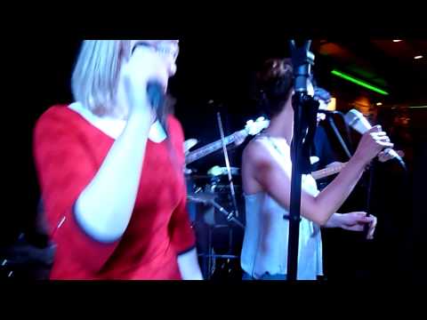 Superstrut@Cafe a Gogo -