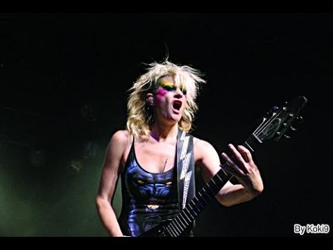 Videoclip de Two Guys (For Every Girl) — Peaches