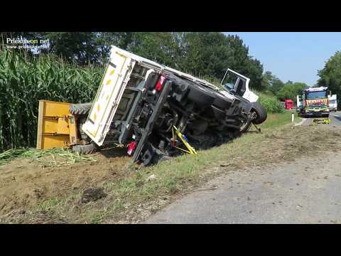 Prevrnjeno tovorno vozilo v Ljutomeru