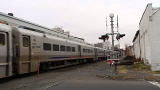 preview picture of video 'NJTransit Crossing 5th Ave Paterson'