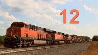 preview picture of video 'BNSF 6587 East with 12 Engines Near La Rose, Illinois on 7-17-2013'