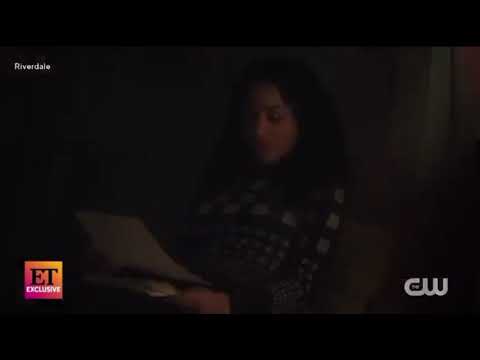 Betty and Tabitha read Jughead's manuscript - Riverdale 5x11
