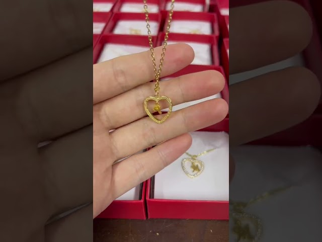 Vídeo relacionado con INFUSEU Collar Oro Rosa, Letra Para Las Mujeres M Inicial del Corazón Colgante Sin Collar de Circonio Cúbico de Joyería de Cumpleaños Romántico Para Ella, 20 Pulgadas De La Cadena