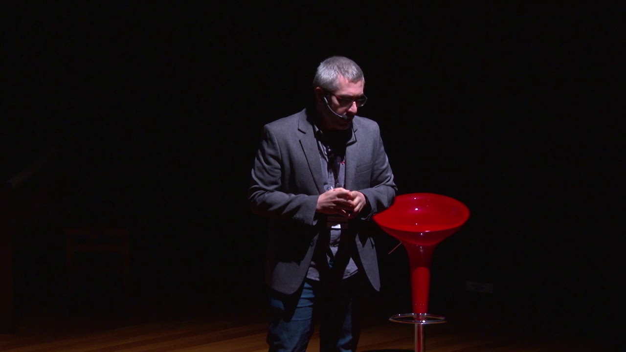 A disparidade socioeconômica nas desconexas perspectivas sobre o mundo | Rodolfo Neves | TEDxUFCSPA