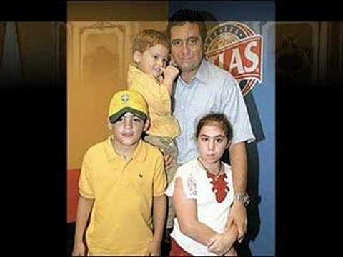 Hija especial de Martín Torrijos sustenta, ya es toda una licenciada
