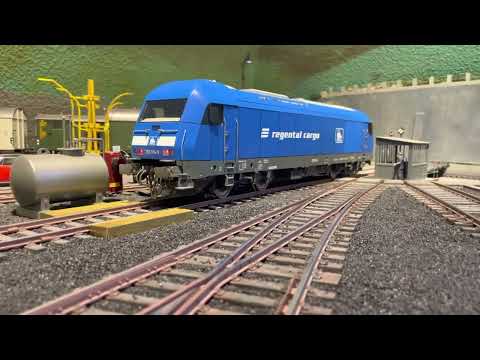 Spur1 Indoor Februar 2023: BR 253 014-9 der Press zu Besuch