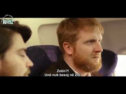 Ateisti dhe muslimani në aeroplan (Video e bukur)