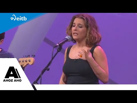 Sara Azurzaren ahots berezia, zuzenean