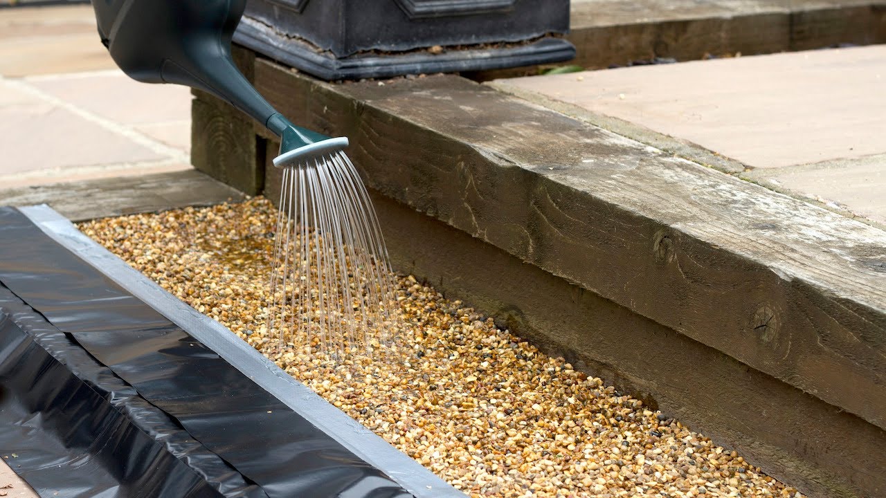 Pour on Resin Gravel Binder (OLD) - See the NEW 2021 Easihold Instructional Video on our Channel!