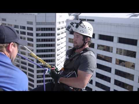 Nathan 'Hindy' Hindmarsh faces his fear of heights