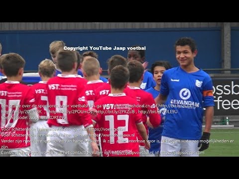 Voor aanvang El Clásico GVVV JO13-1 - DOVO JO13-1
