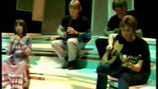 Phil Lynott and Clann Èadair - A tribute to Sandy Denny - The Late Show 1984