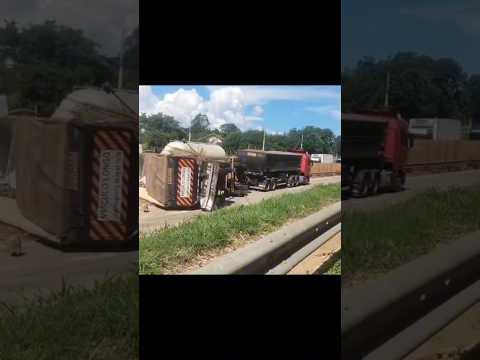 Colisão na Raposo Tavares em Angatuba deixa duas vítimas fatais