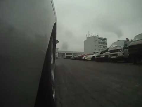 studiotour action concept - schleuderfahrt mit stunt-fahrer