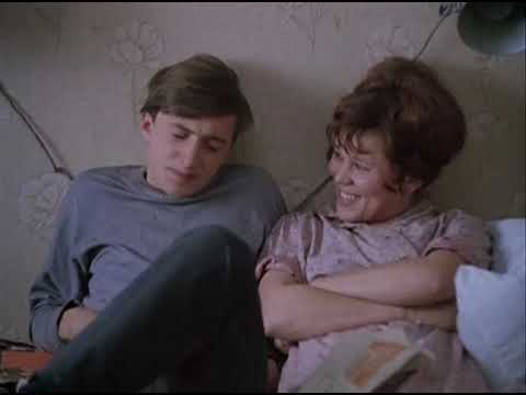 Люсьена Овчинникова, Николай Бурляев, Олег Ефремов в фильме В. Мельникова "Мама вышла замуж" (1969)