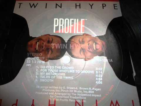 TWIN HYPE DO IT TO THE CROWD
