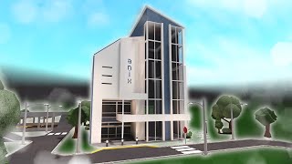 im building a skyscraper in bloxburg