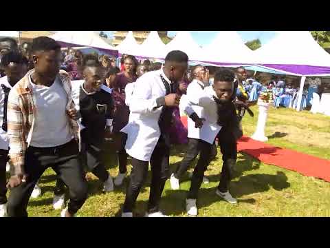 CRAZY DANCE SESSION-WEDDING MANENOZ FT TOP MC MA,FT DJ 10TEN AND SUPER DANCER IN KENYAN WEDDING