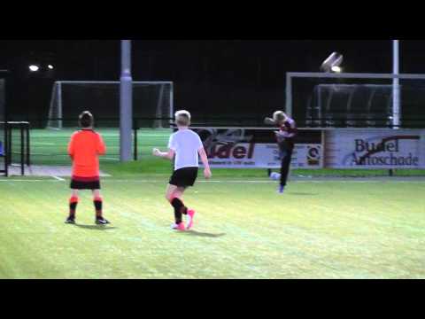 17 oktober 2012 VV De Meern E5 - VV De Meern E9 vr 5-4 Redding Jens en mooie actie