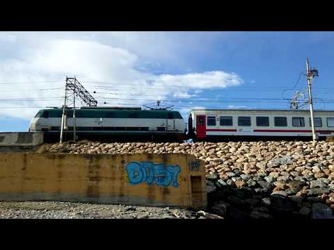 TARTARUGA E.444 R. TITOLARE DELL' INTERCITY TRANSITA SUL BORDO MARE : ALBENGA (SV) 16 - 12 - 2017