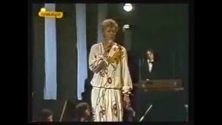 Dionne Warwick - Heartbreaker (stereo sound)
