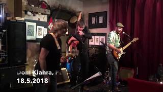 Video Divná ulice  -  Pětičlenné trio