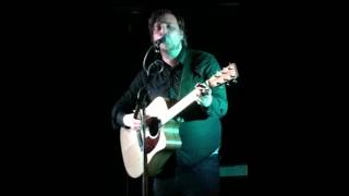 James Walsh (Starsailor) singing 'Silence is Easy' at Chester Live Rooms 10/04/16