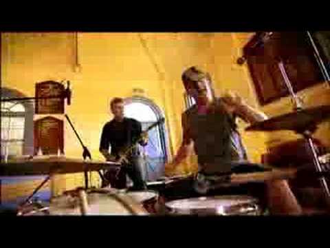 Angry Tradesmen - Big Wave (courtesy of Delightful Rain. A Celebration of Australian Surf Music. Filmed and recorded at Freshwater SLSC. May 2006 )