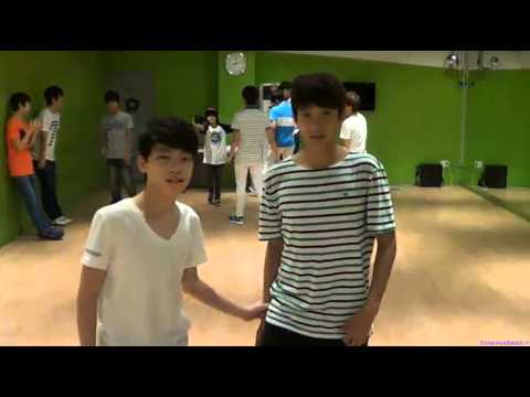 130711 SEVENTEEN TV Seokmin playing with Sameul & showing choreography with Chan and MingMing