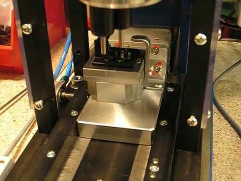 Nitowanie radialne delikatnych detali