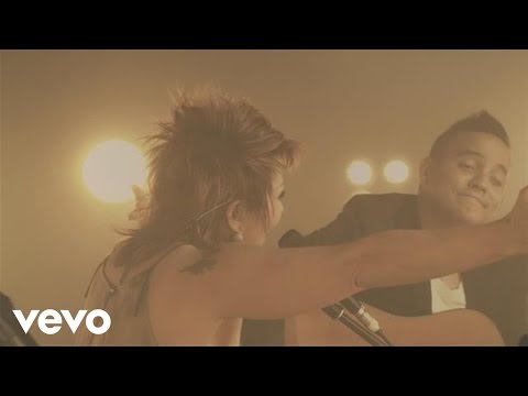 Video thumbnail for Estoy viva (Acústica) [Primera fila]