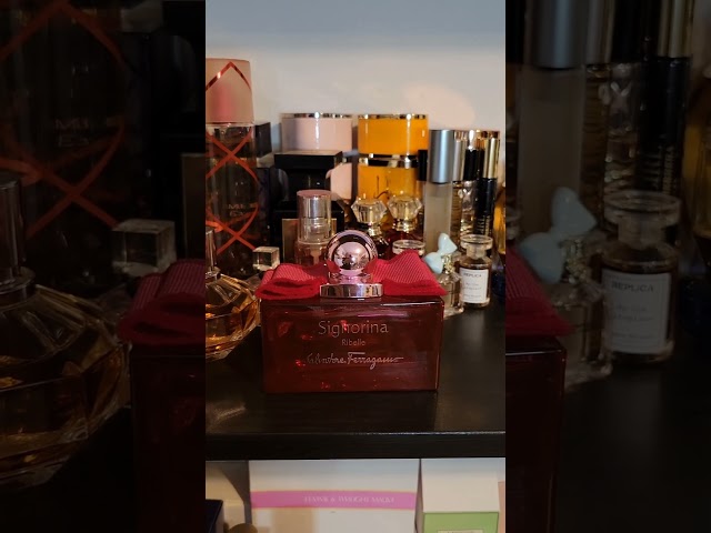Vídeo relacionado con SALVATORE FERRAGAMO Signorina Ribelle Edp Vapo, 100 Ml