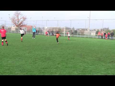 21 nov. Nieuwerkerk F2 - DCV F2 (5-3) deel 6