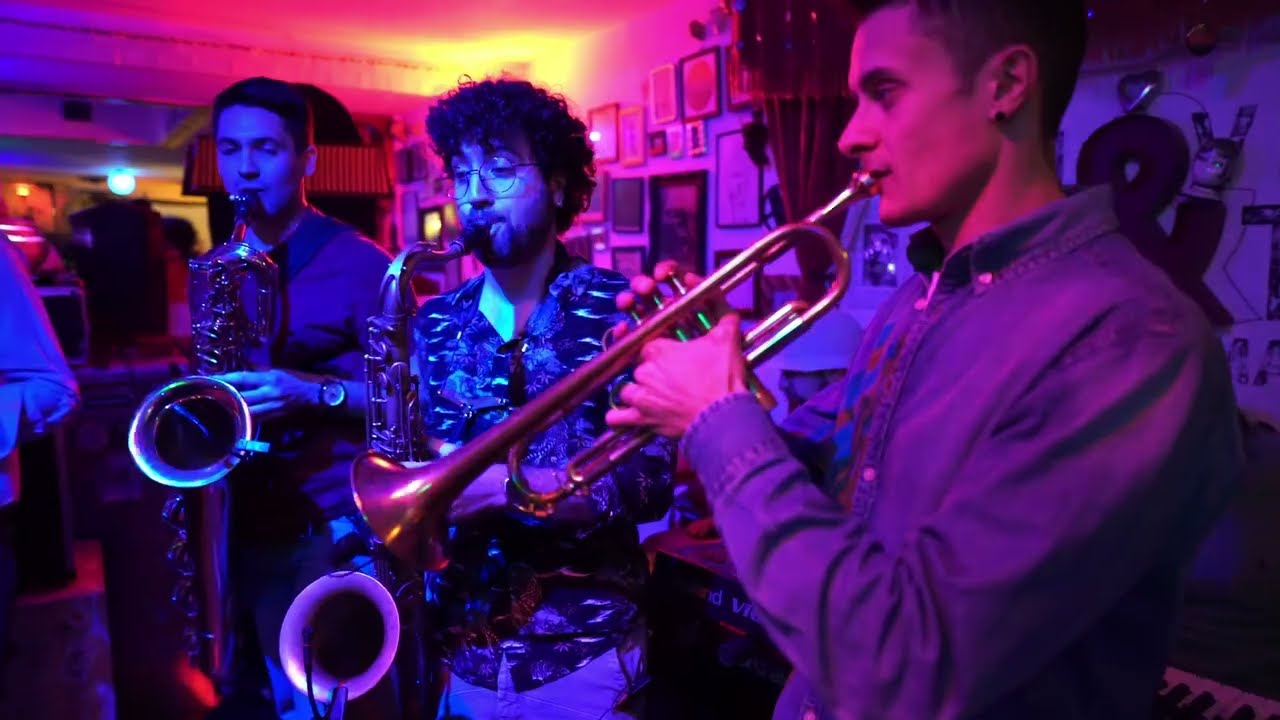 Extra Sauce - Faster (Live at Marla) - YouTube