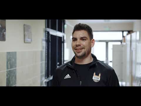 Kezdődik a serdülő döntő!