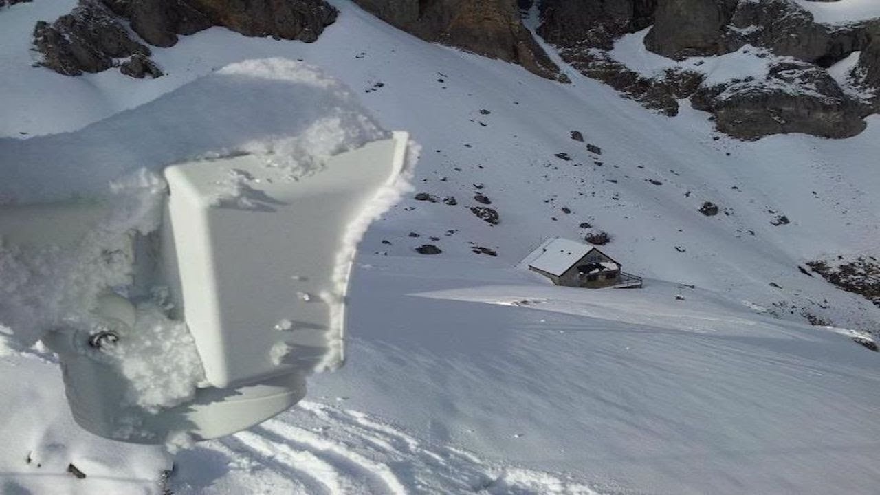 Live webcam view of Refugio de Collado Jermoso